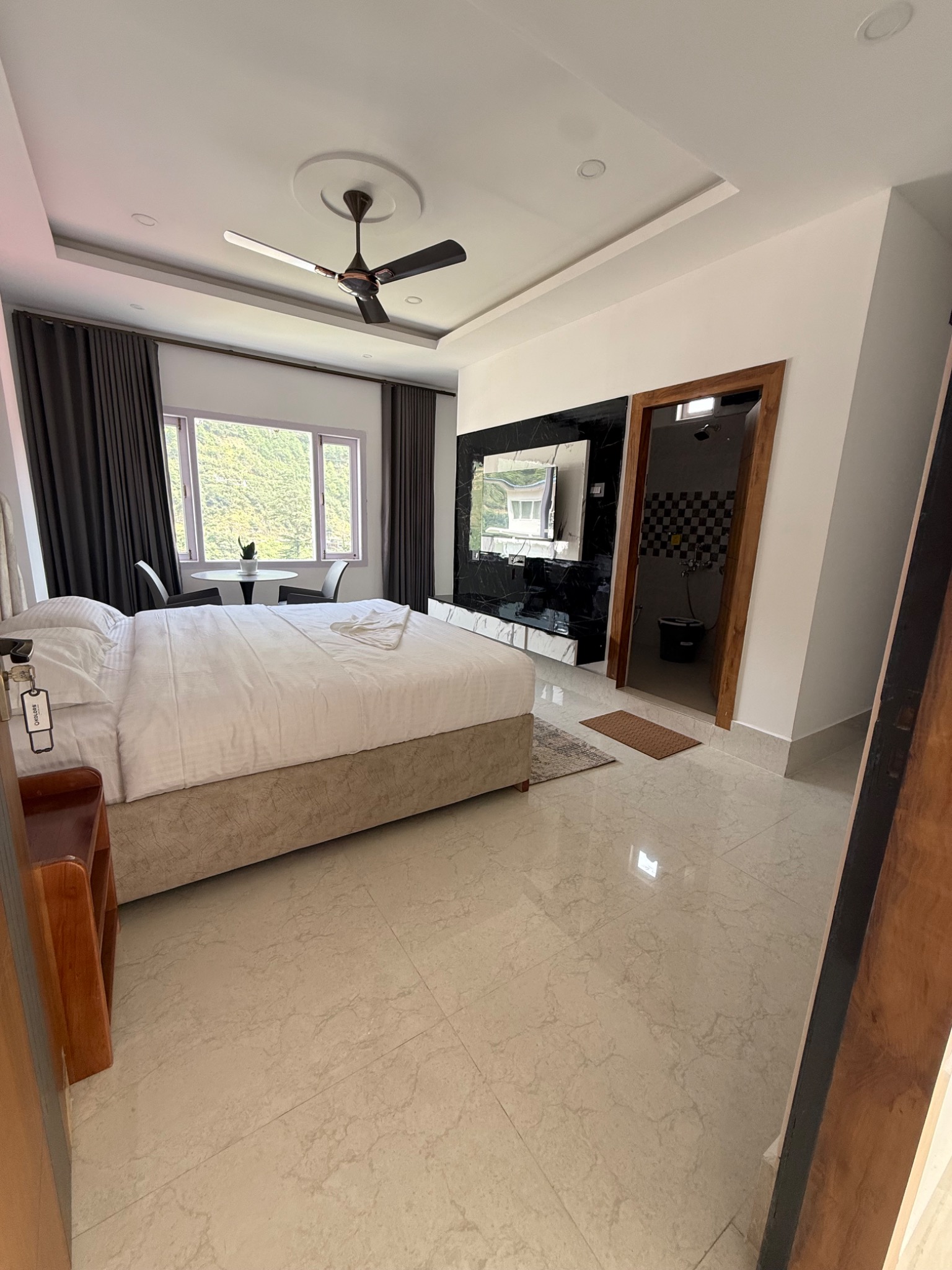 Hill View Hotel room
